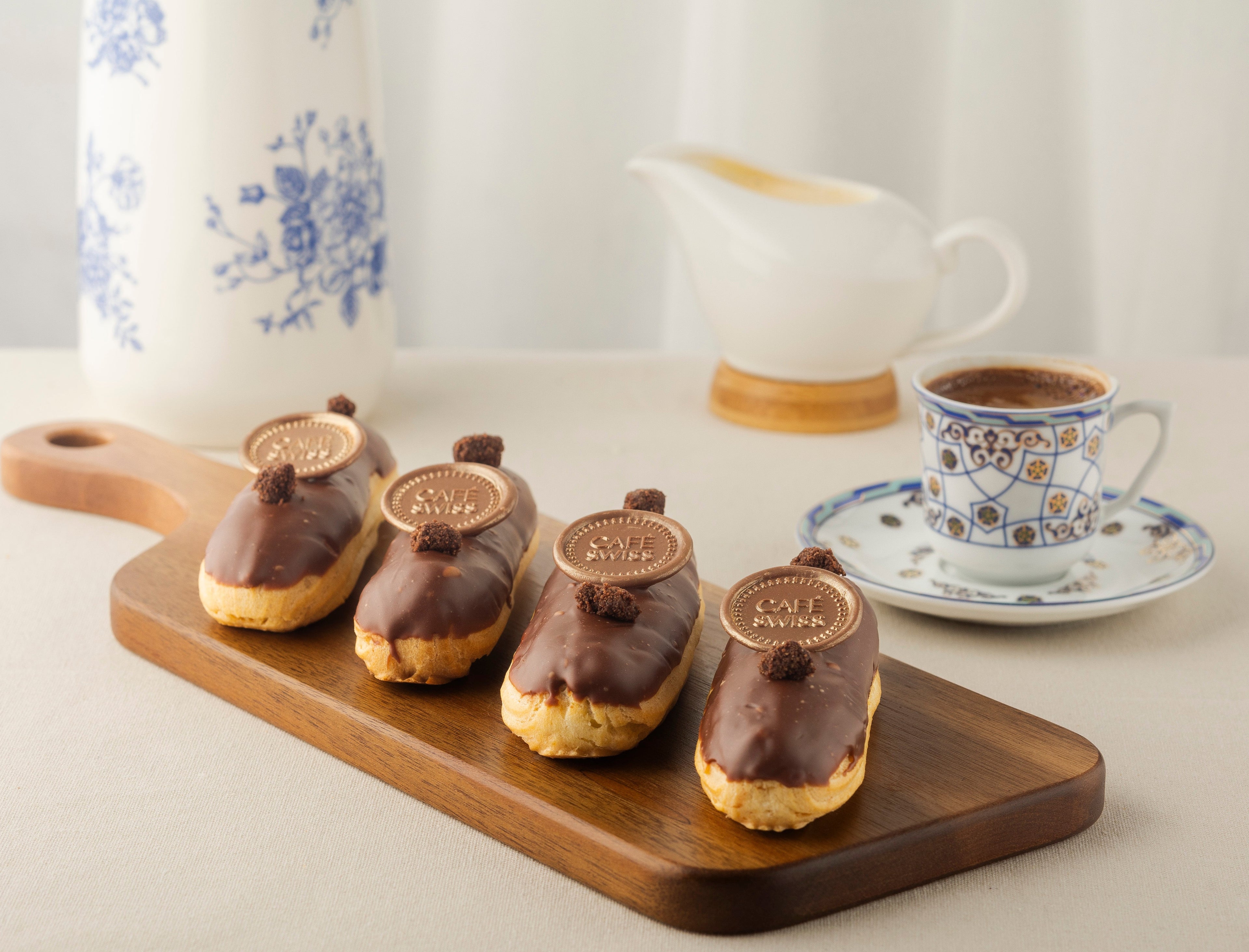 Chocolate Éclair