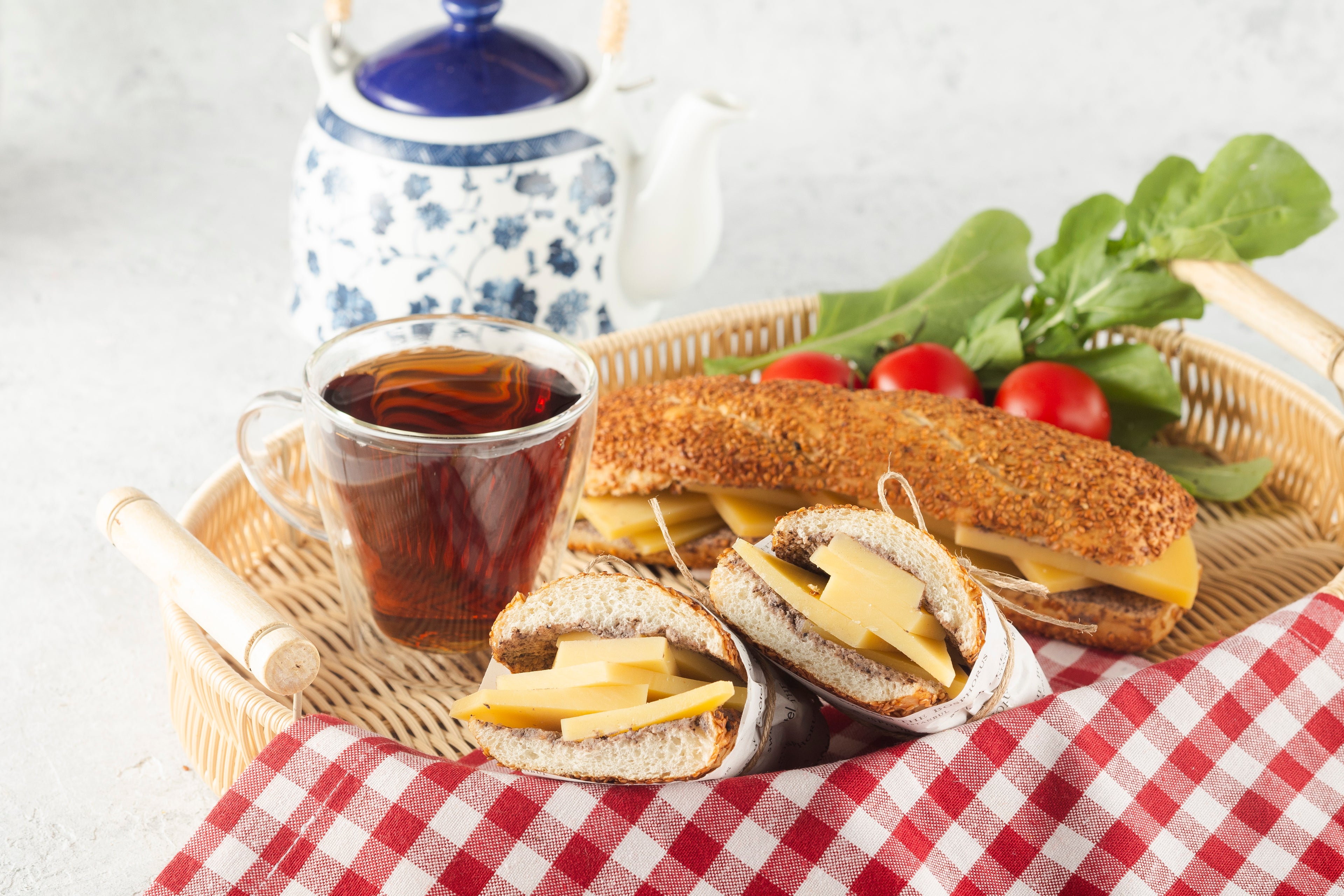 Eski Kaşar Peynirli Simit Sandviç