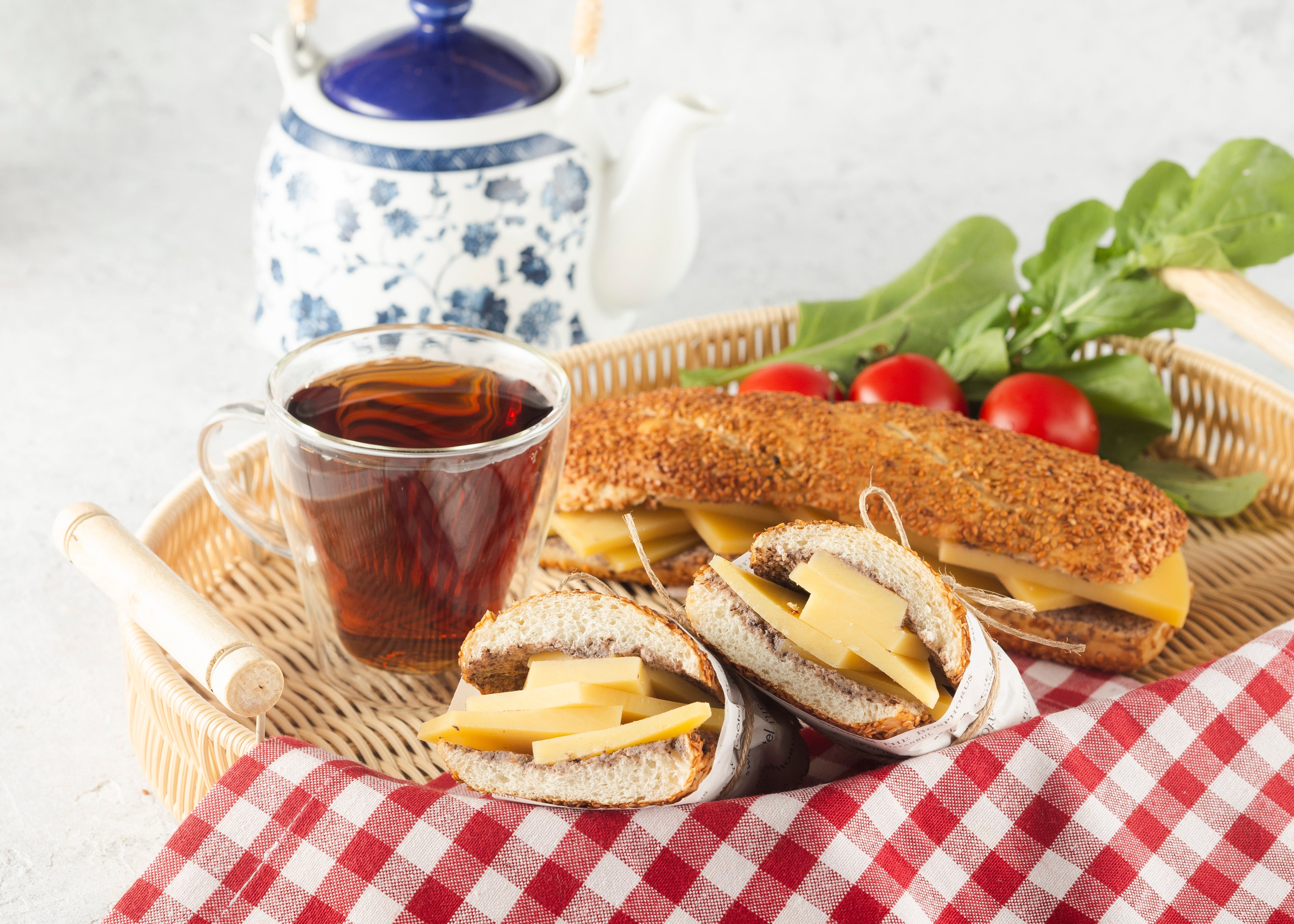 Eski Kaşar Peynirli Simit Sandviç