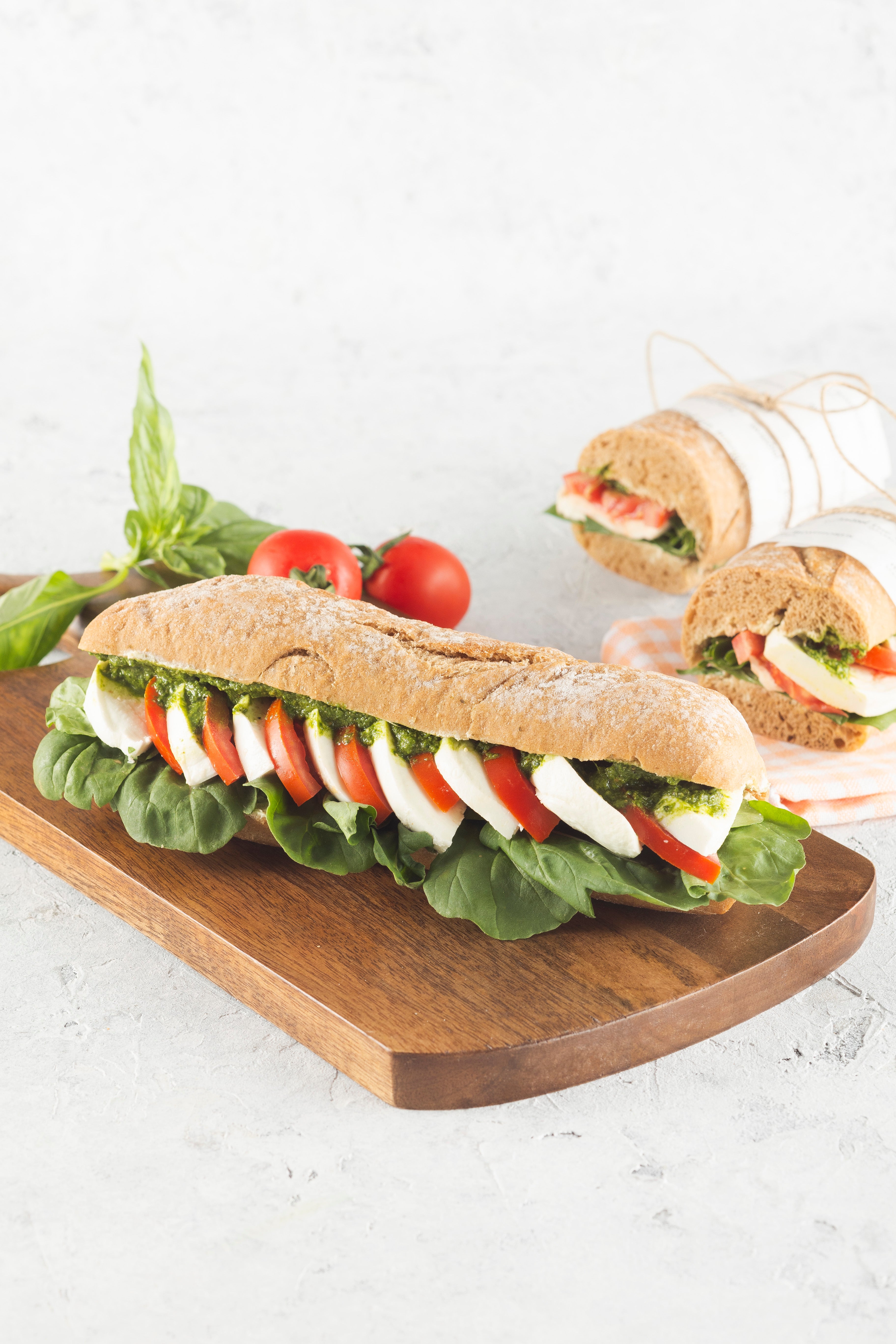 Mozzarella & Pesto Sandviç